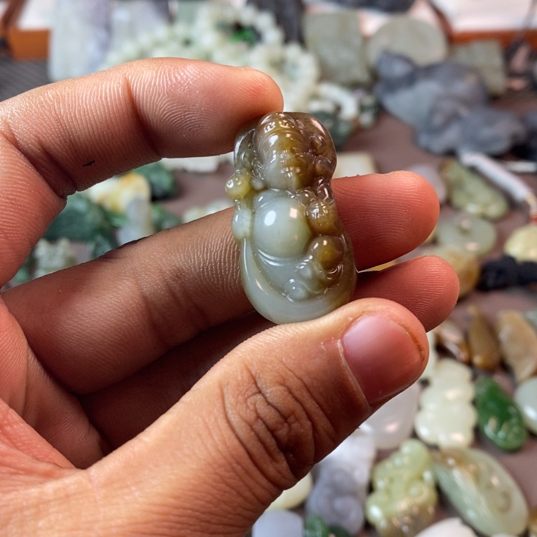 和田玉颈饰未镶嵌