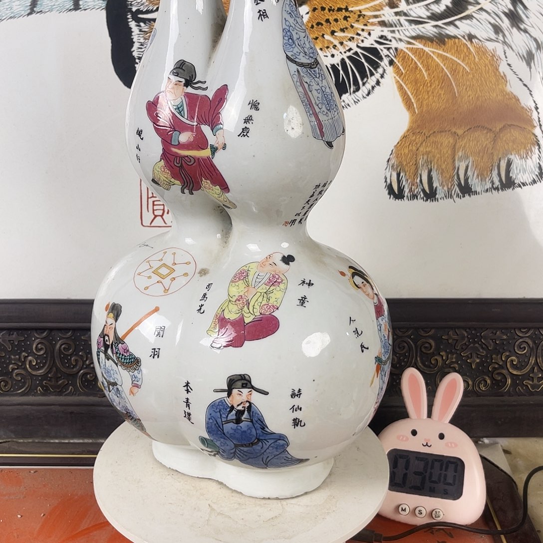 摆件依*无双谱赏评粉彩摆件