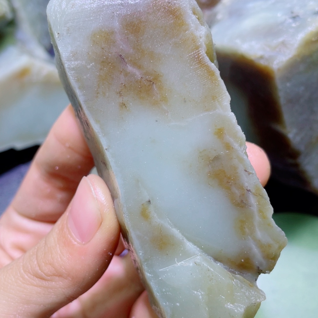 和田玉未镶嵌珠宝半成品