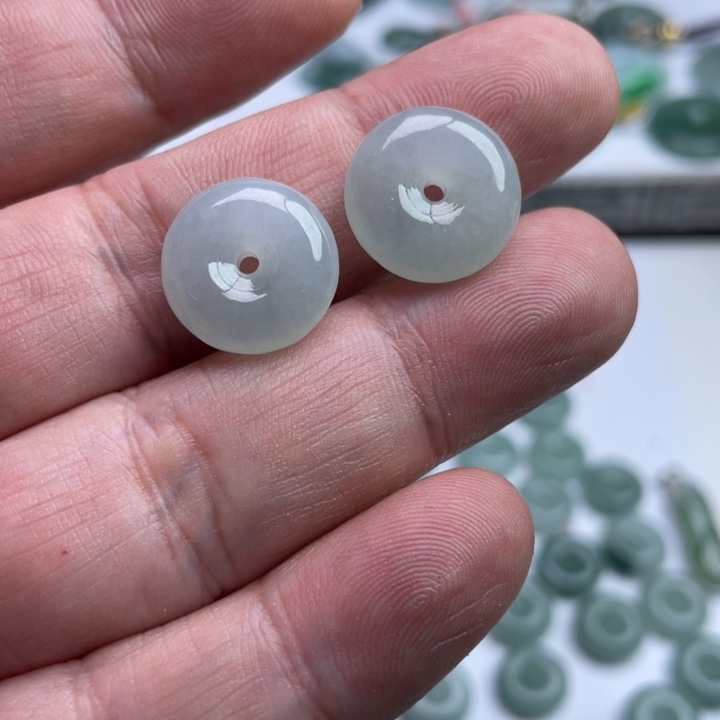 米***迪翡翠未镶嵌颈饰挂件