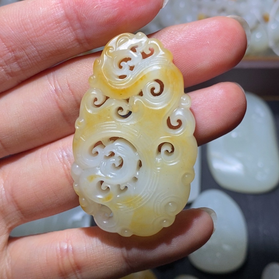 颈饰未镶嵌和田玉