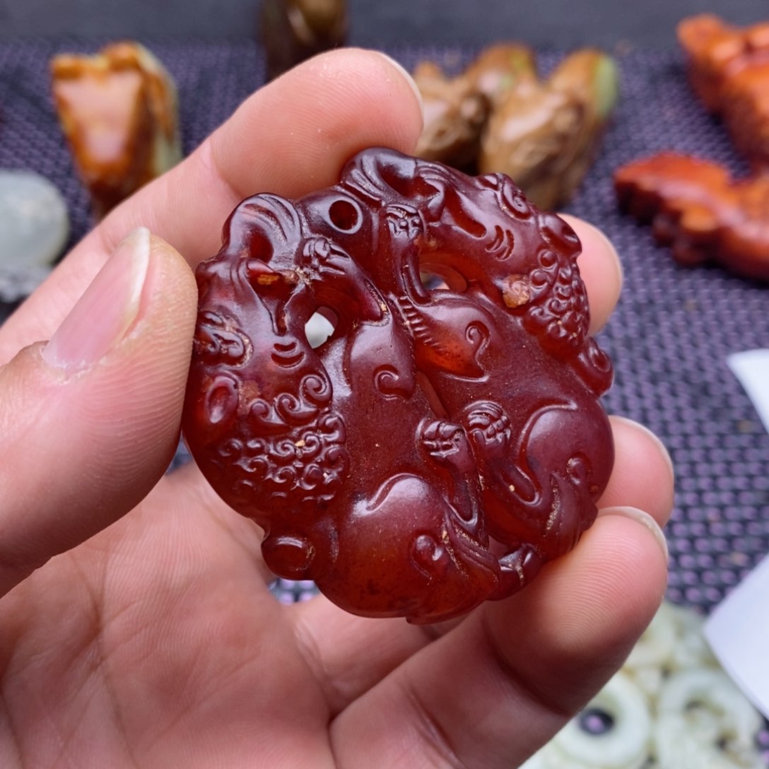 蛇纹石玉颈饰未镶嵌