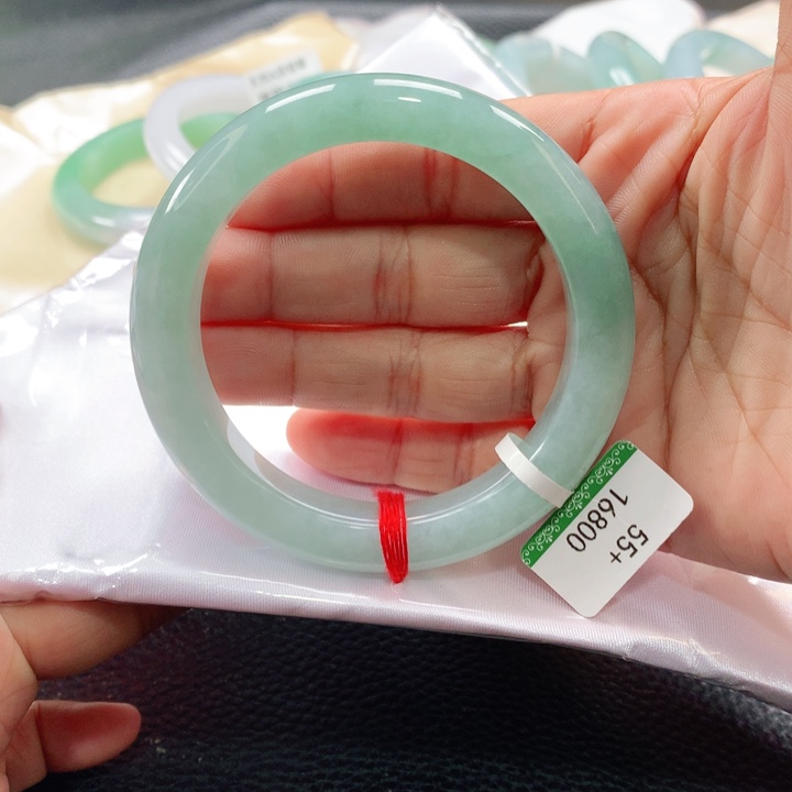 翡翠手镯未镶嵌565655555