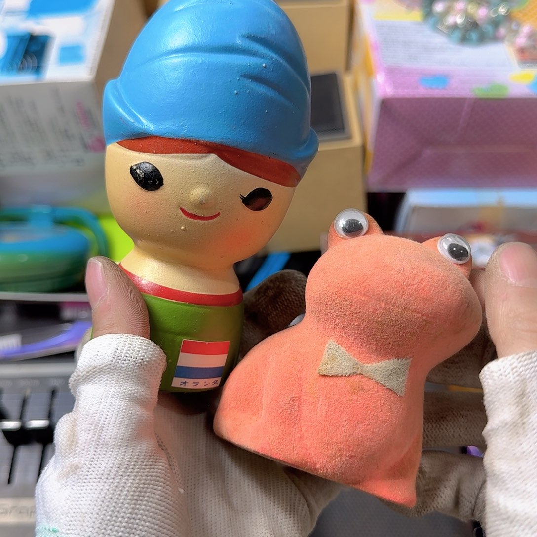 向***禾中古商品，瑕疵品，不保好坏。694