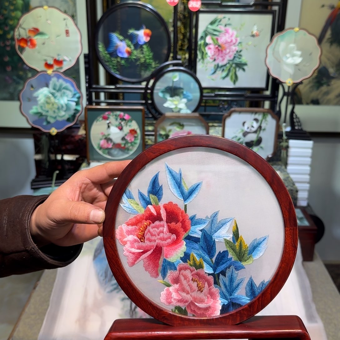 刺绣刺绣工艺精湛