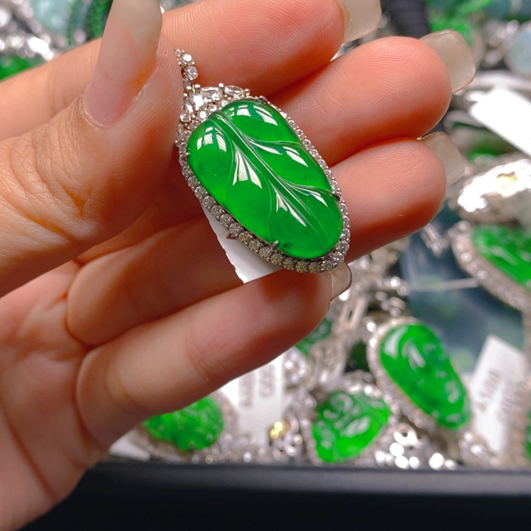 翡翠颈饰银S925镶嵌88888888888