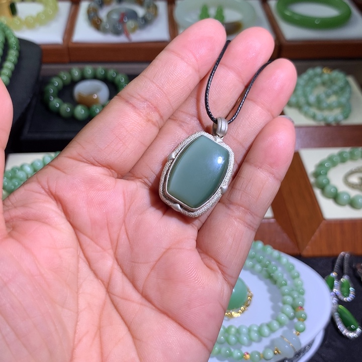 颈饰银S925镶嵌和田玉（碧玉）