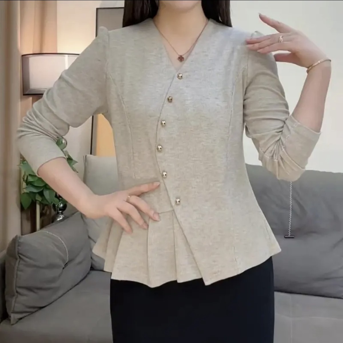 7977时尚显瘦设计爆款2025秋季新品减龄弹力女款长袖衬衫