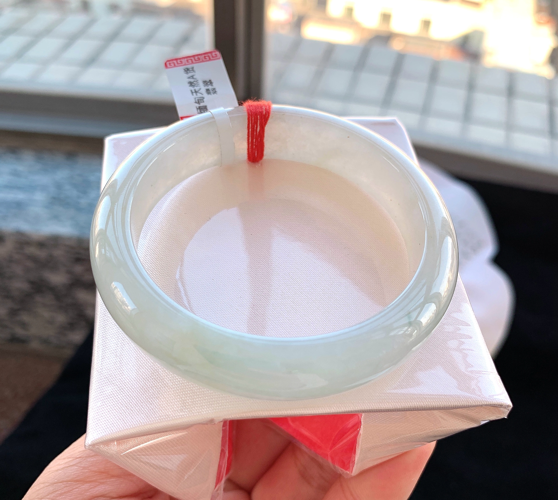 天然翡翠缅甸A货圈口53.8mm正圈水润女款浅黄翡宽边精美玉手镯