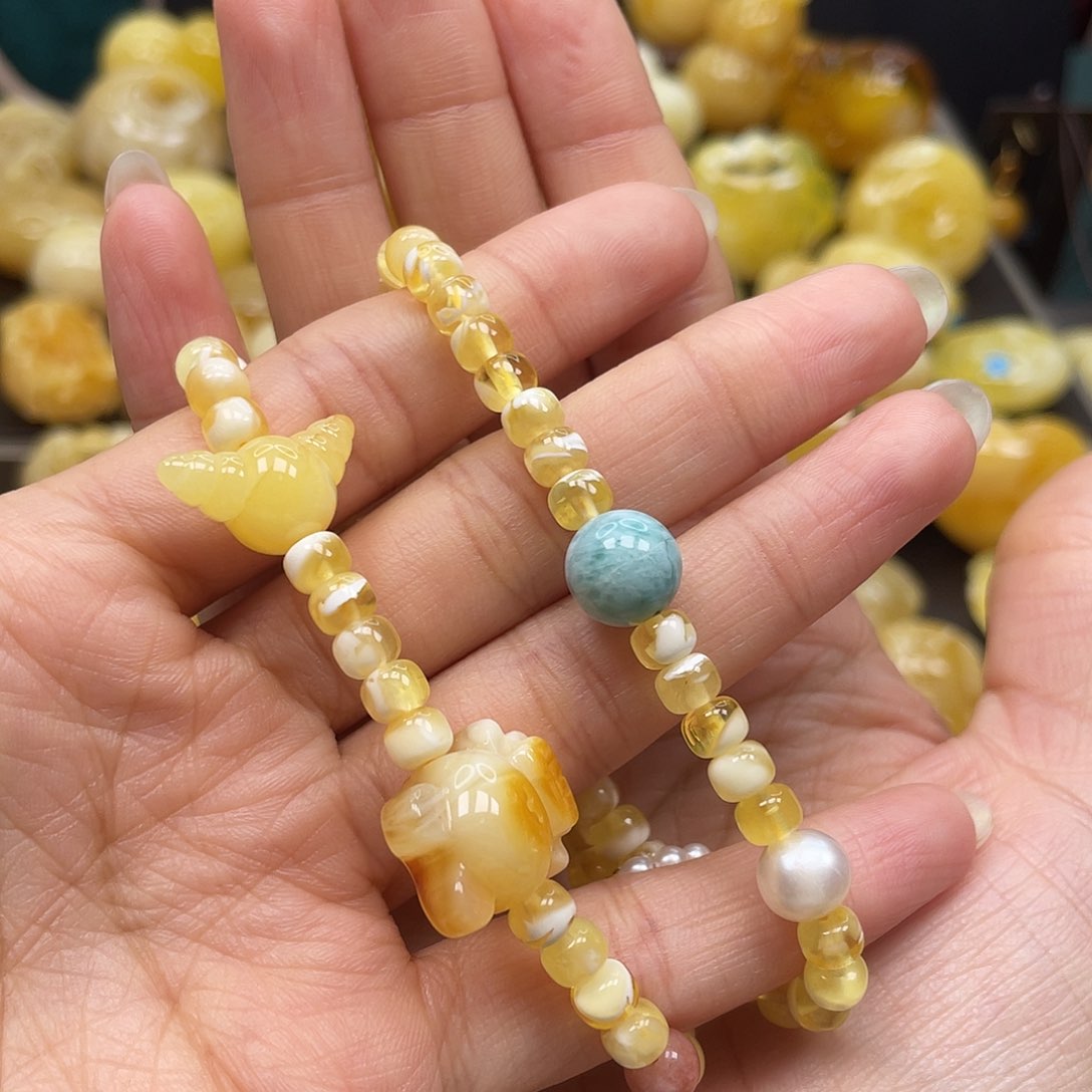 蜜蜡裸石未镶嵌蜜蜡