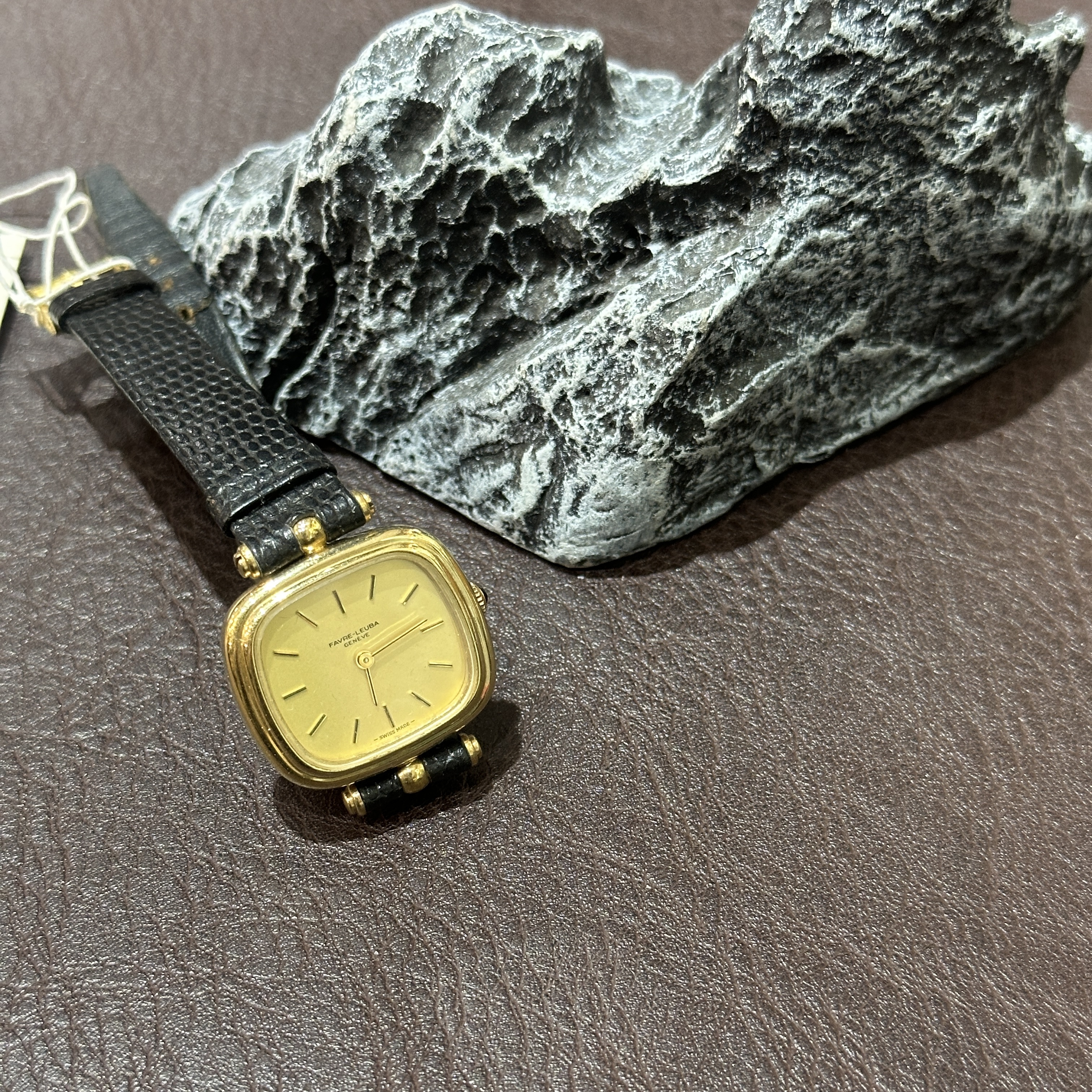 复古精致手表黑金方 机械 表盘27mm G8802