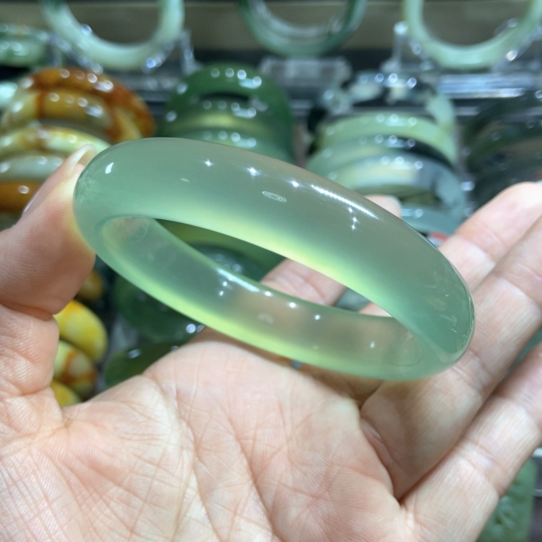 蛇纹石玉手镯未镶嵌61.6