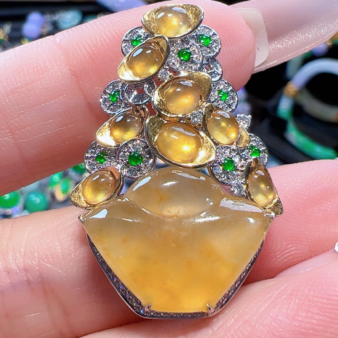 翡翠18K金镶嵌颈饰签收后24小时鉴赏期