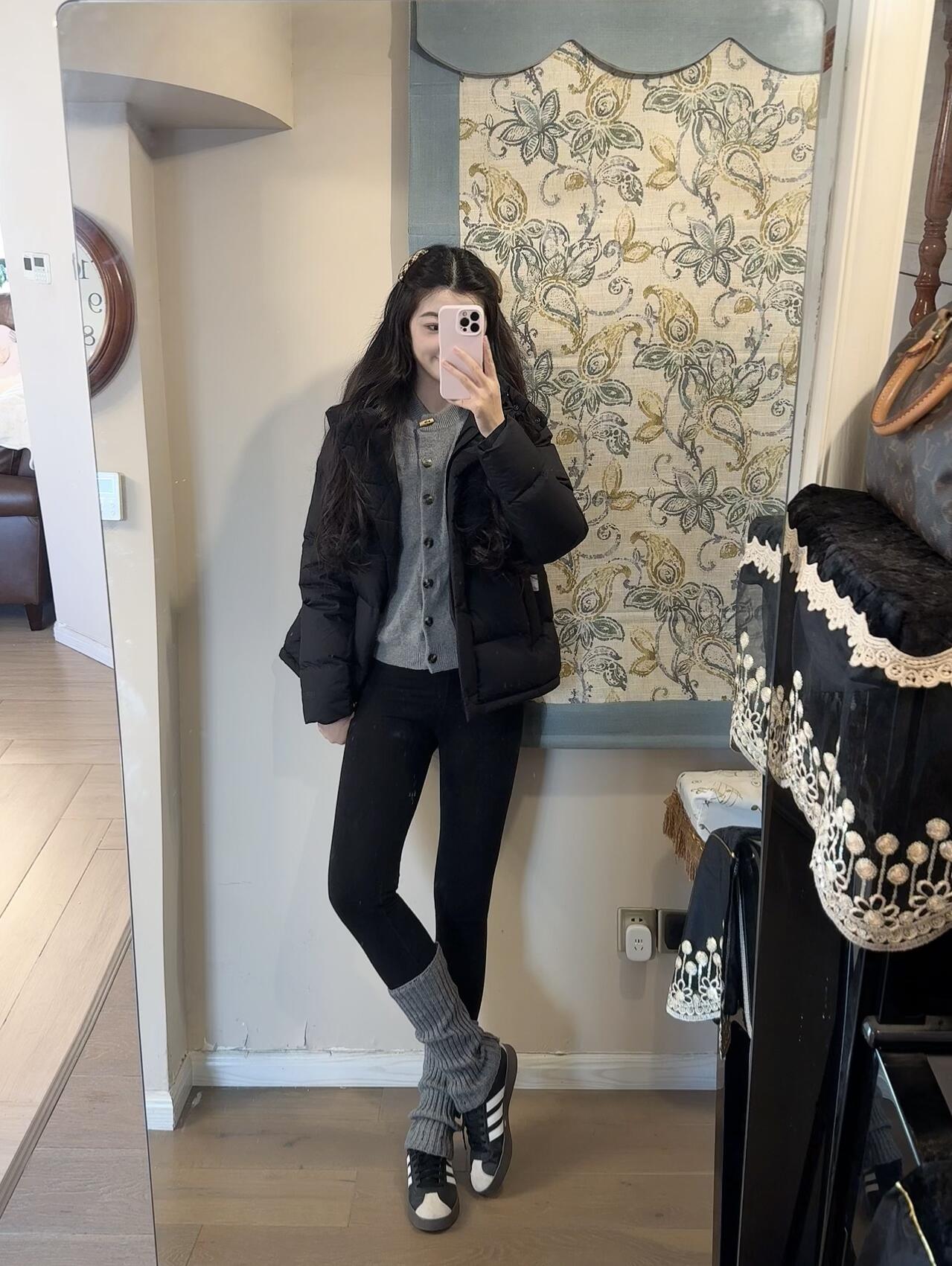 【潮卡梵】Lu系5格安心95%白鸭绒可溯源羽绒服连帽可拆卸冬季女新款