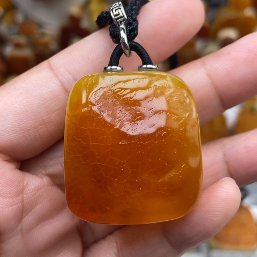 【闪购商品】琥珀颈饰未镶嵌