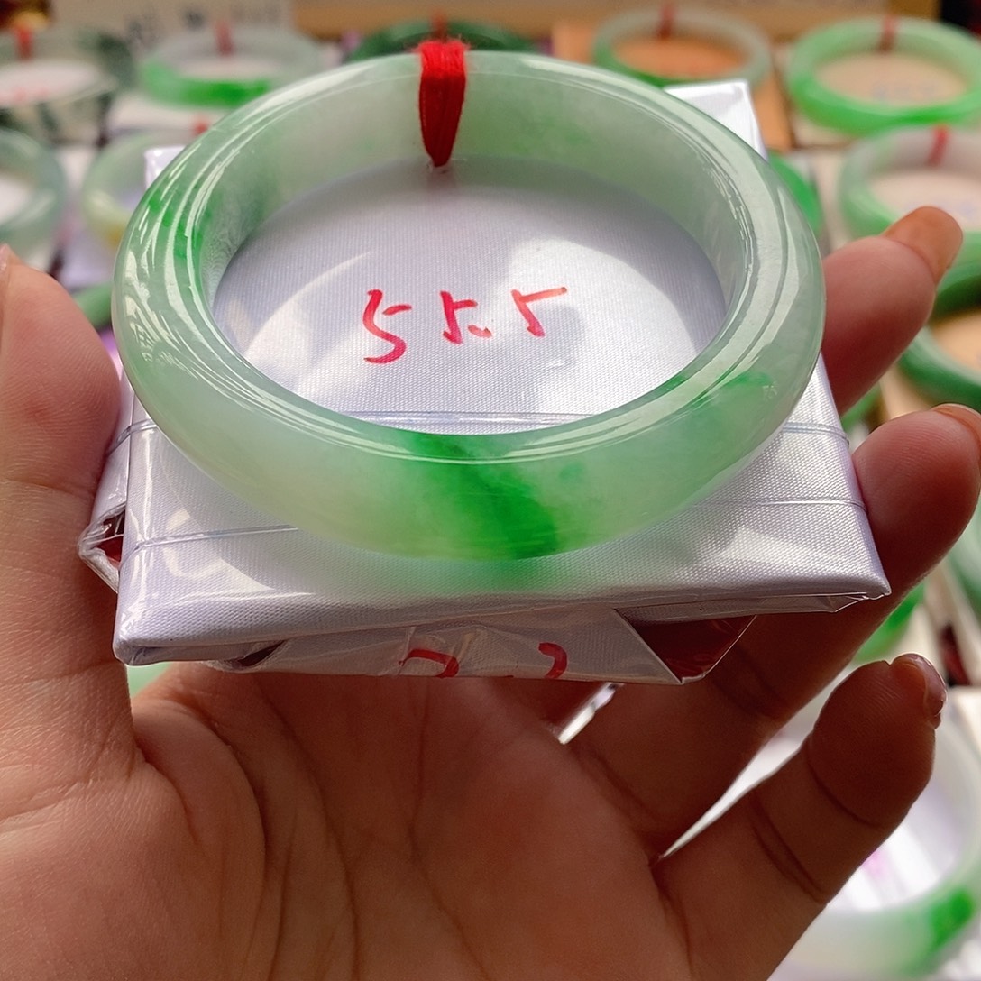 翡翠未镶嵌手镯8号