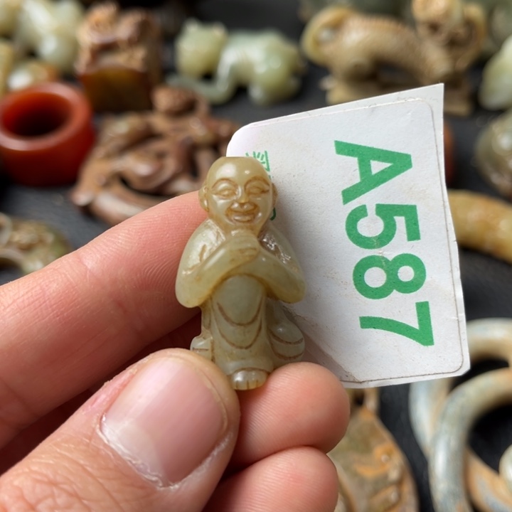 和田玉颈饰未镶嵌