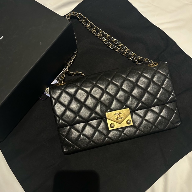 95新 Chanel/香奈儿 多多奢品/香奈儿秀款法棍斜挎包/98新包展