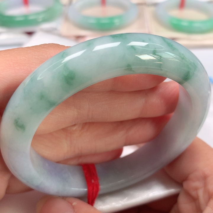 翡翠手镯未镶嵌春彩飘花49号