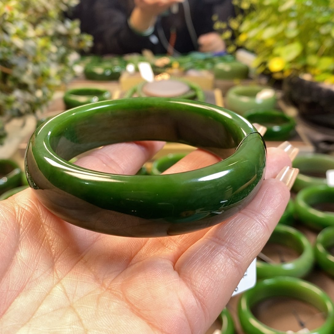 和田玉（碧玉）手镯未镶嵌