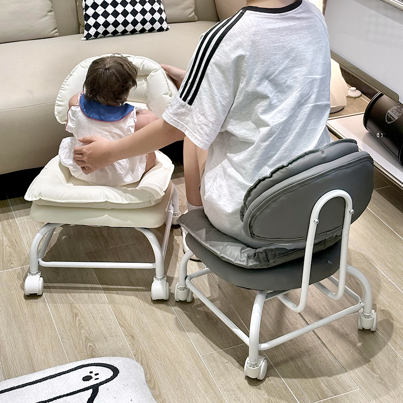 带娃神器万向轮小椅子儿童带滑轮静音凳子家用靠背矮凳懒人小沙发
