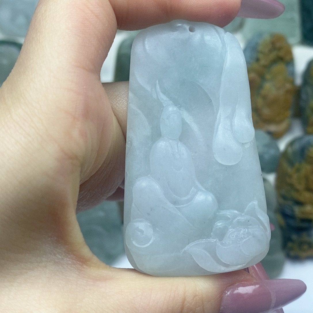 翡翠颈饰未镶嵌翡翠