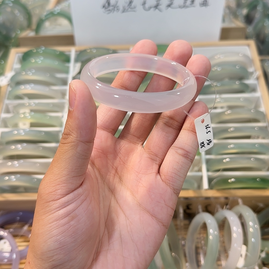 玛瑙/玉髓未镶嵌手镯圈口56.5