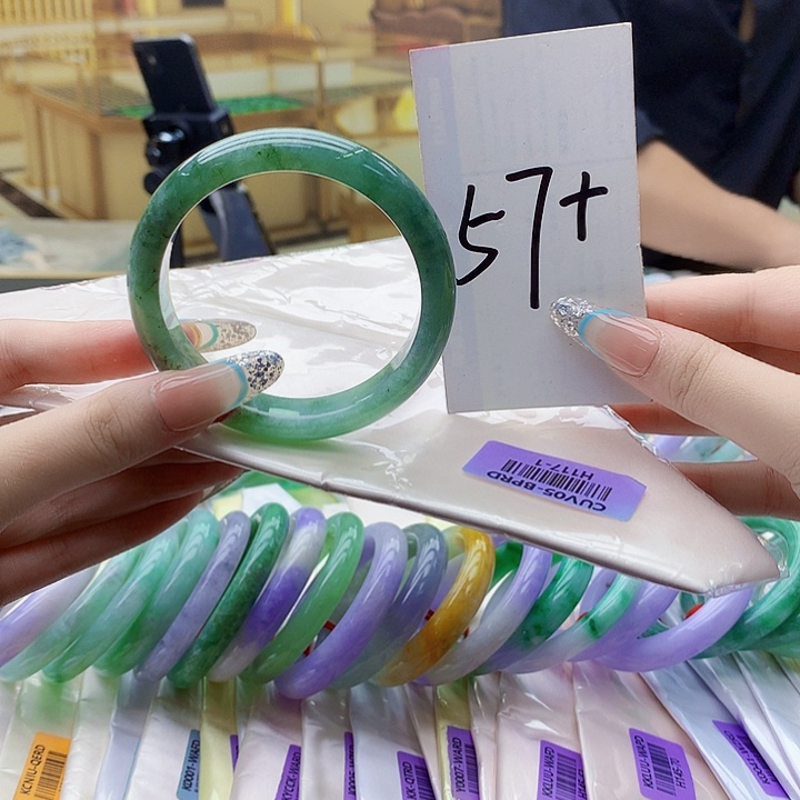 翡翠未镶嵌手镯ii