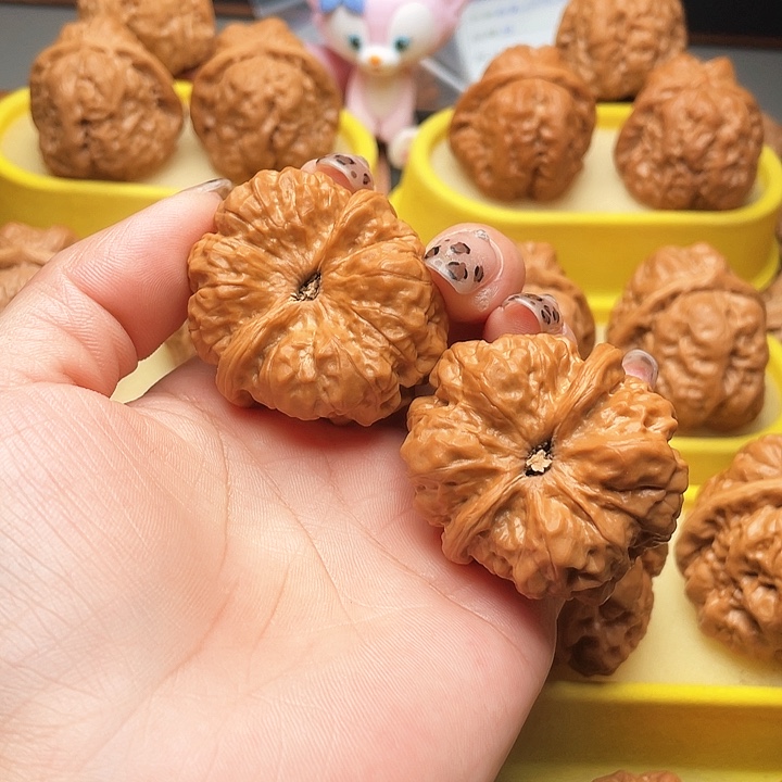 核桃山****-文玩核桃蛤蟆