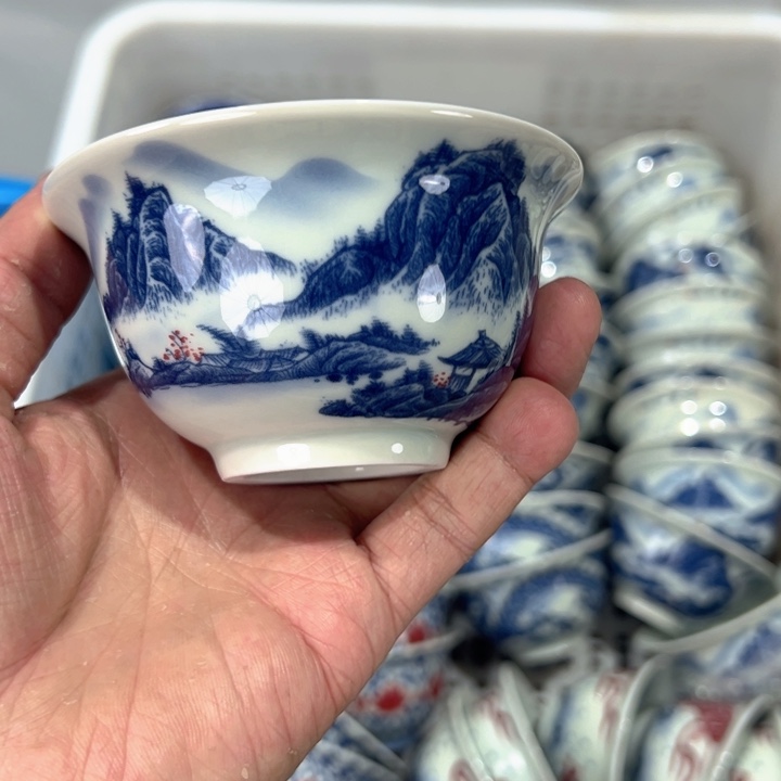 瓷片白青花万里江山压手杯全品