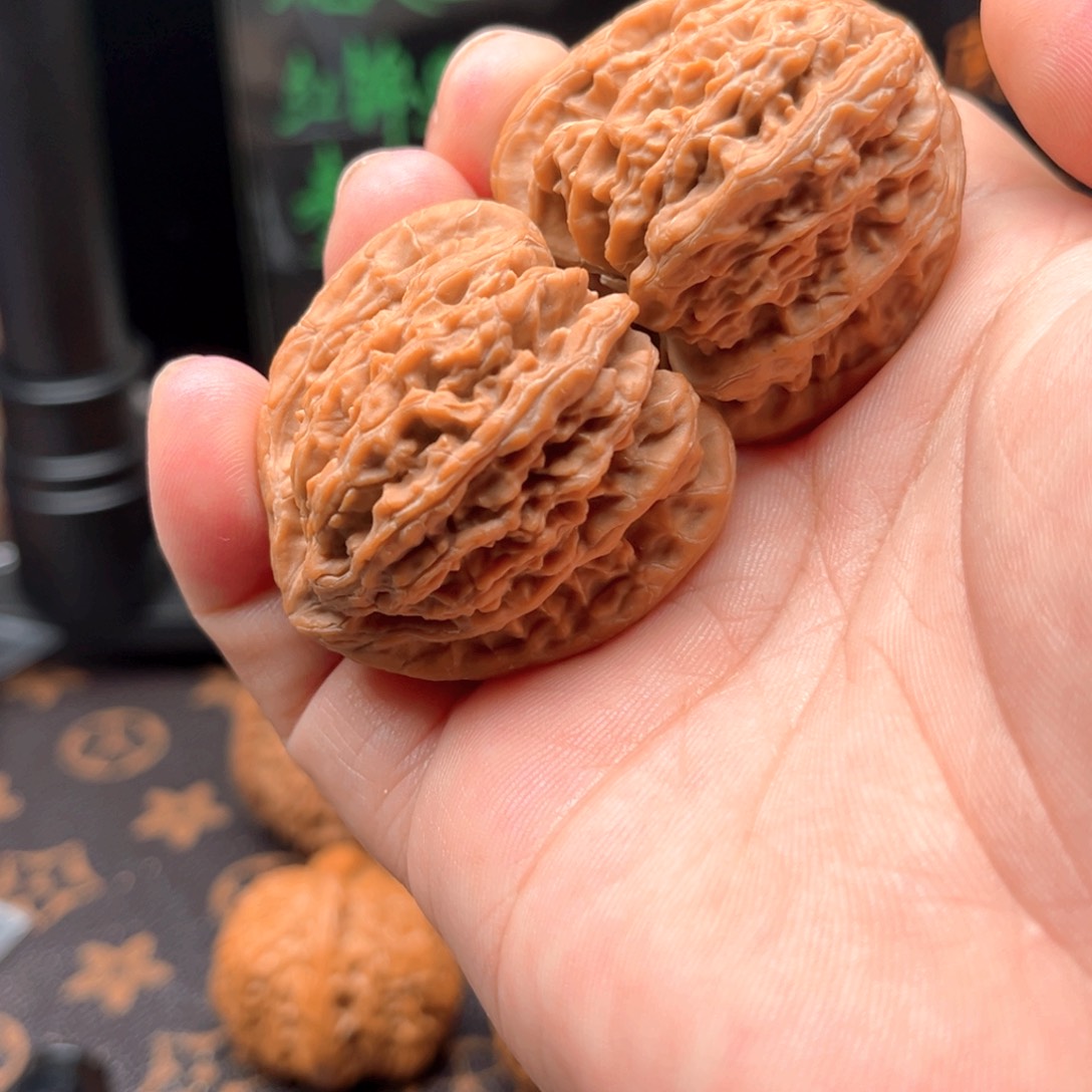Z***z把件文玩核桃密纹