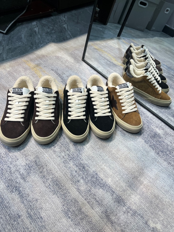 2024冬季新款低帮圆头休闲板鞋韩版系带时尚潮流加绒平底女鞋潮