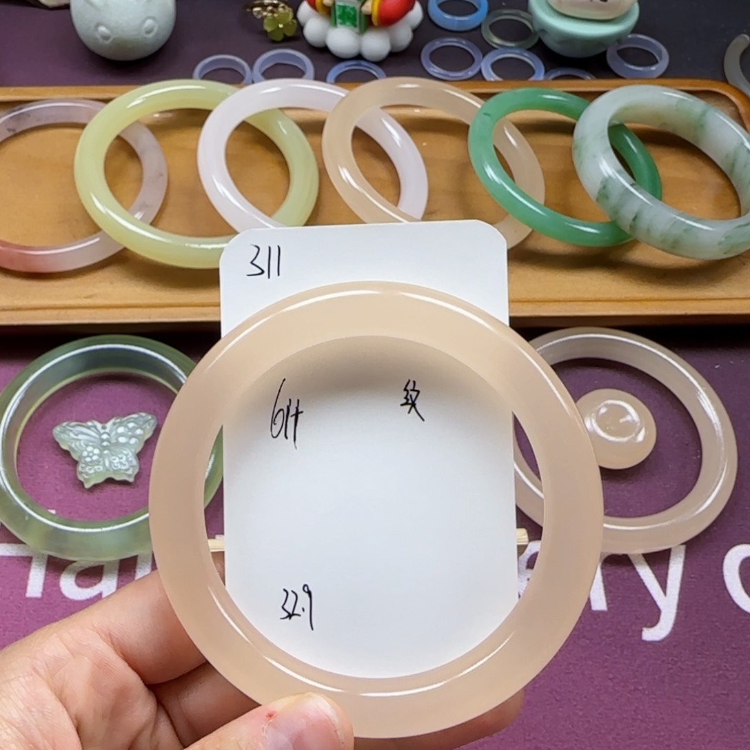 石英质玉手镯未镶嵌311