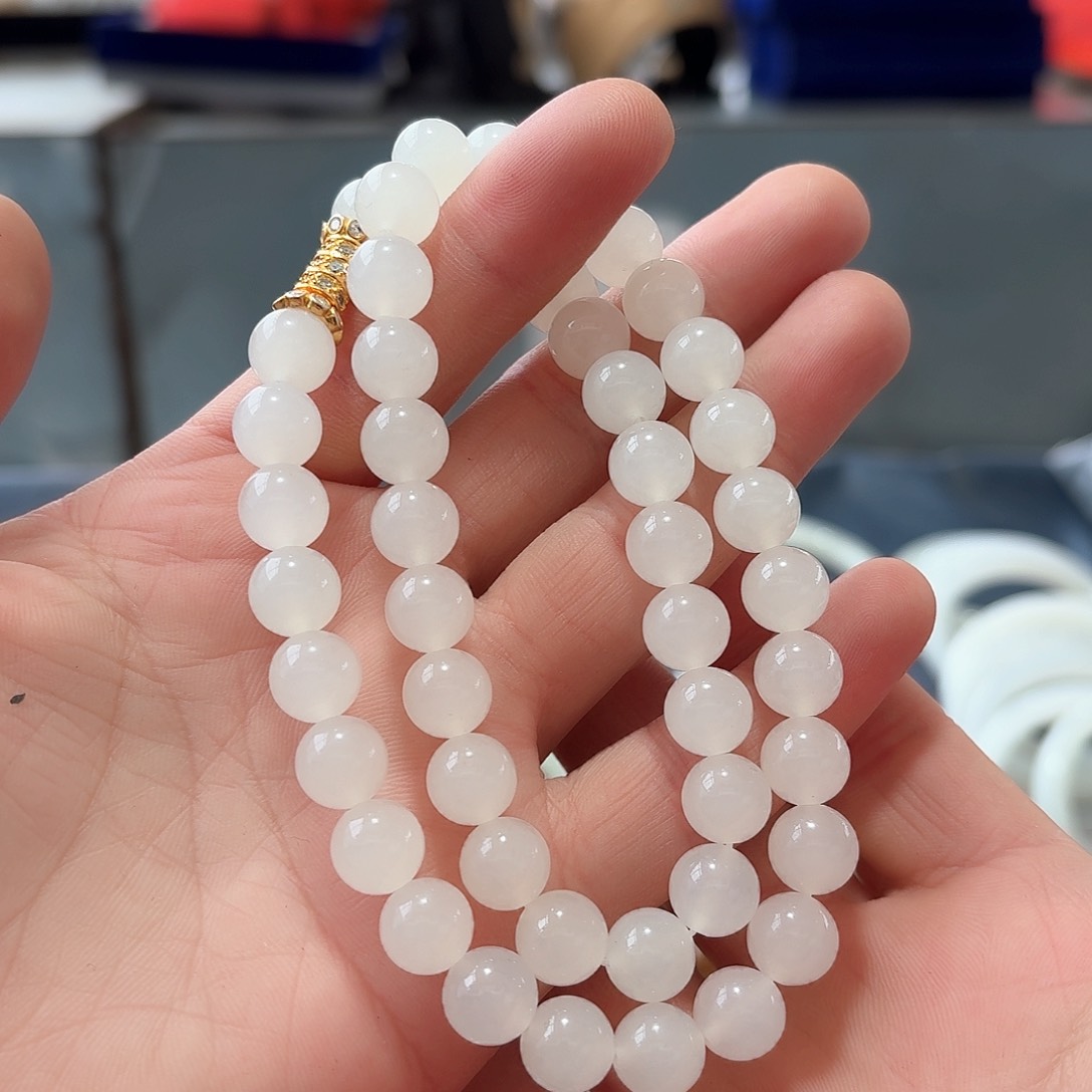 和田玉颈饰未镶嵌