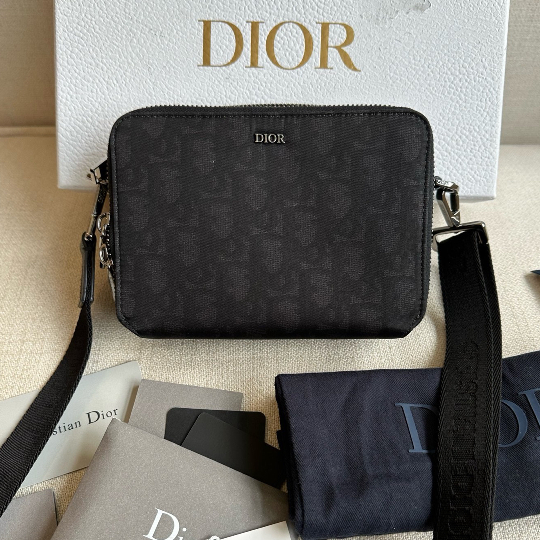 99新 DIOR/迪奥 98新-满logo黑色相机包单肩斜挎包