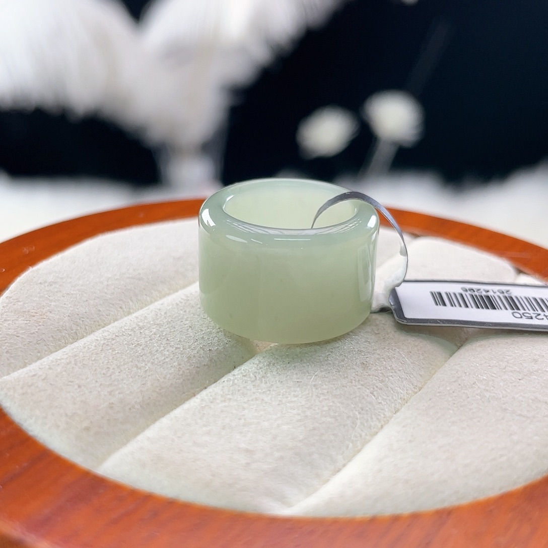 和田玉（糖玉）未镶嵌戒指l26。冰透蓝圆切。15.1 不退换