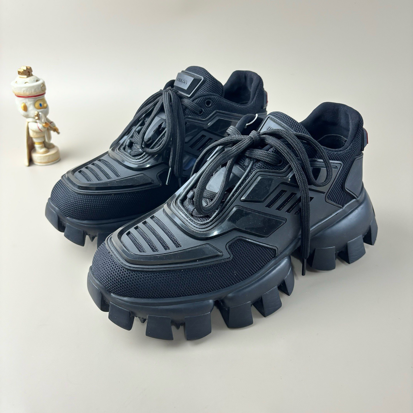 99新 Prada/普拉达 黑武士系带休闲鞋 36.5码 YLP3102