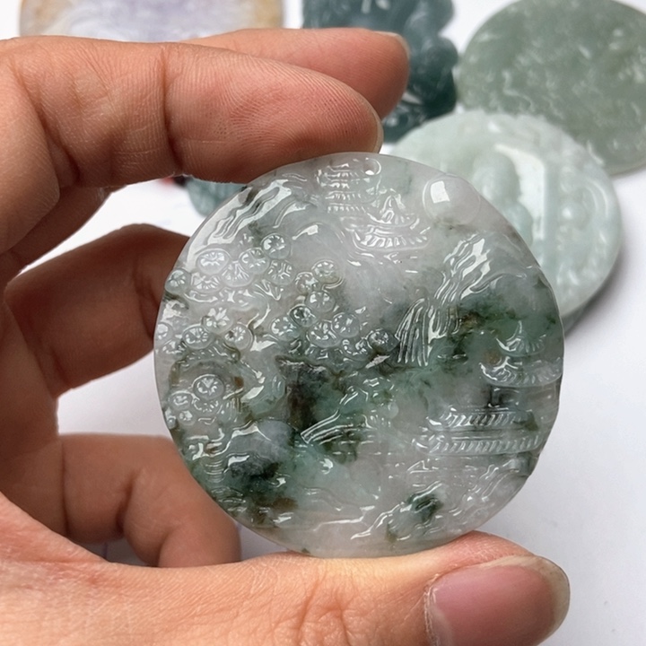 翡翠颈饰未镶嵌翡翠