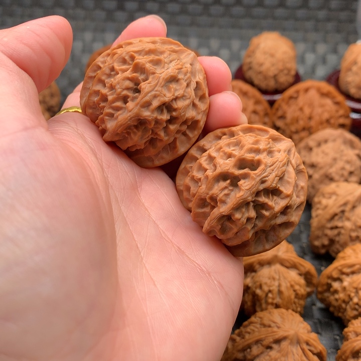 超*38全品苹果圆狮子头文玩核桃