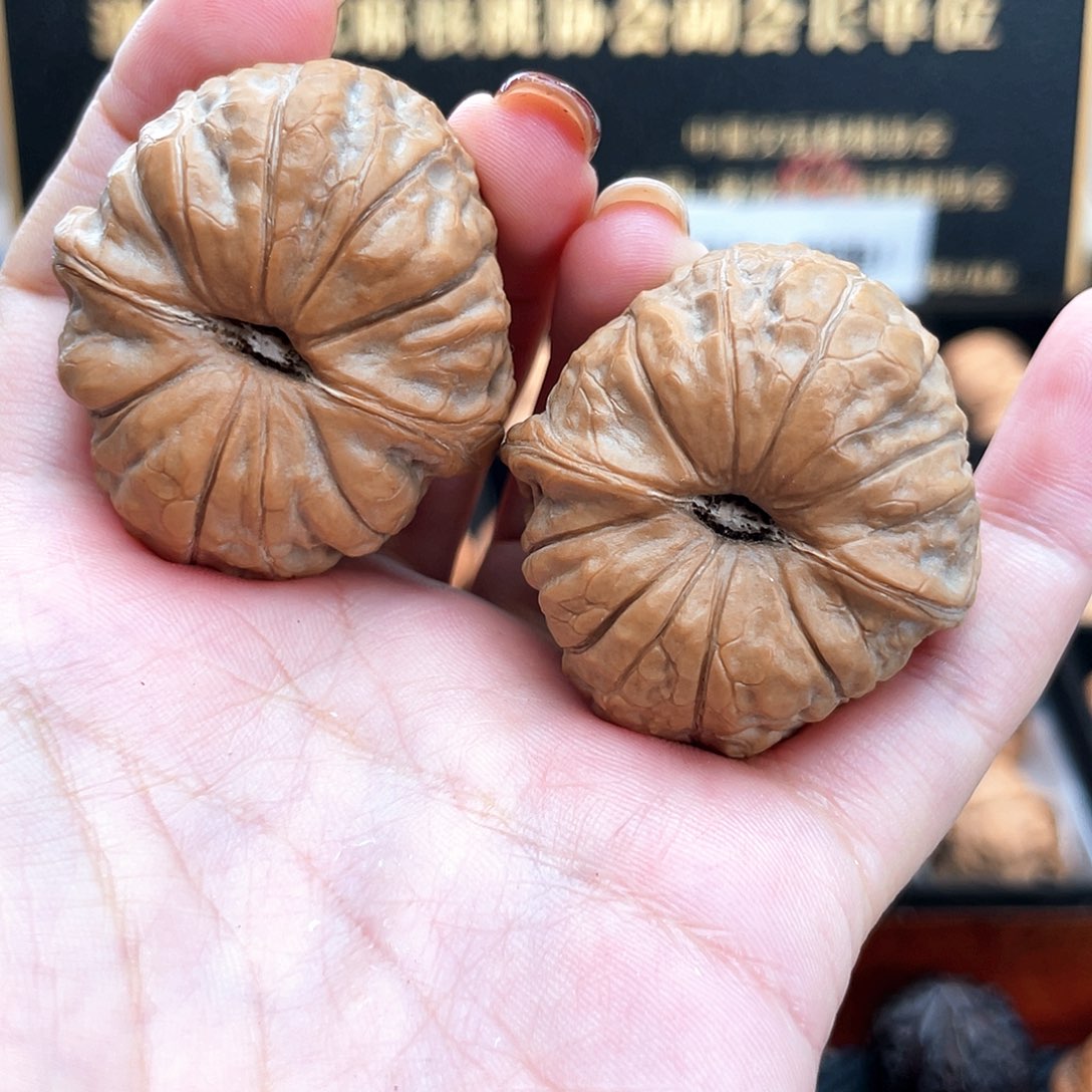 把件文玩核桃天*呆39小椭圆凹底➕近正39s2
