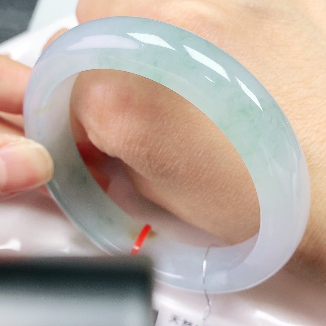 翡翠手镯未镶嵌58圈