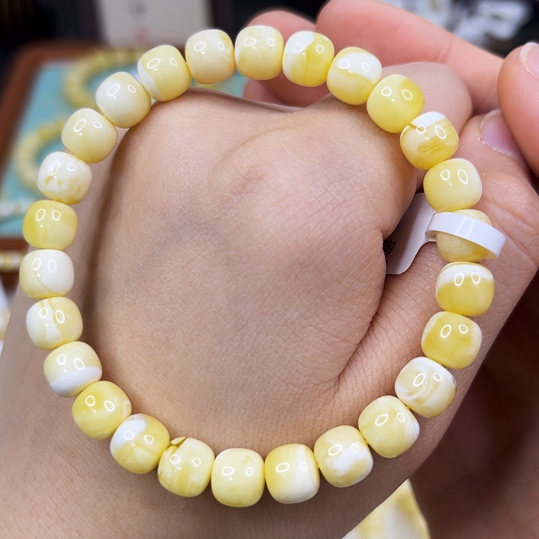 蜜蜡未镶嵌手链8.0浓蜡瓷白花手串