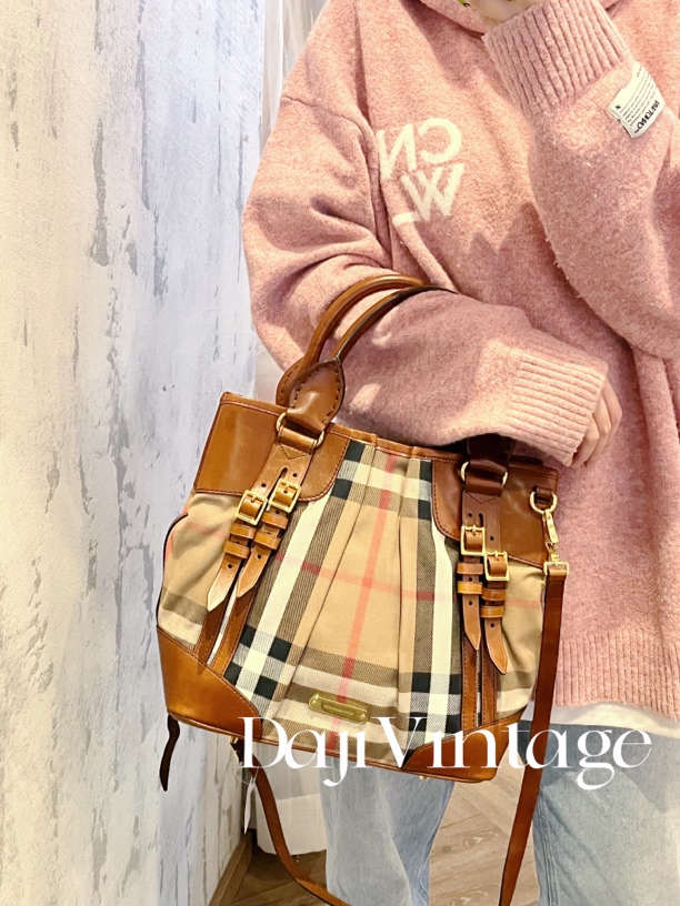 95新 BURBERRY/博柏利 大吉中古/Burberry格纹拼皮菜篮子斜挎包