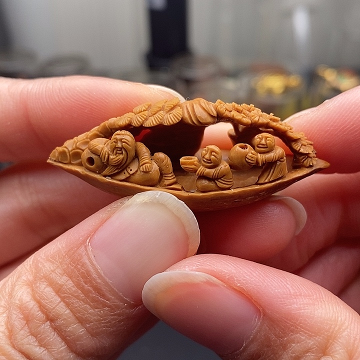 橄榄核吊坠核舟记