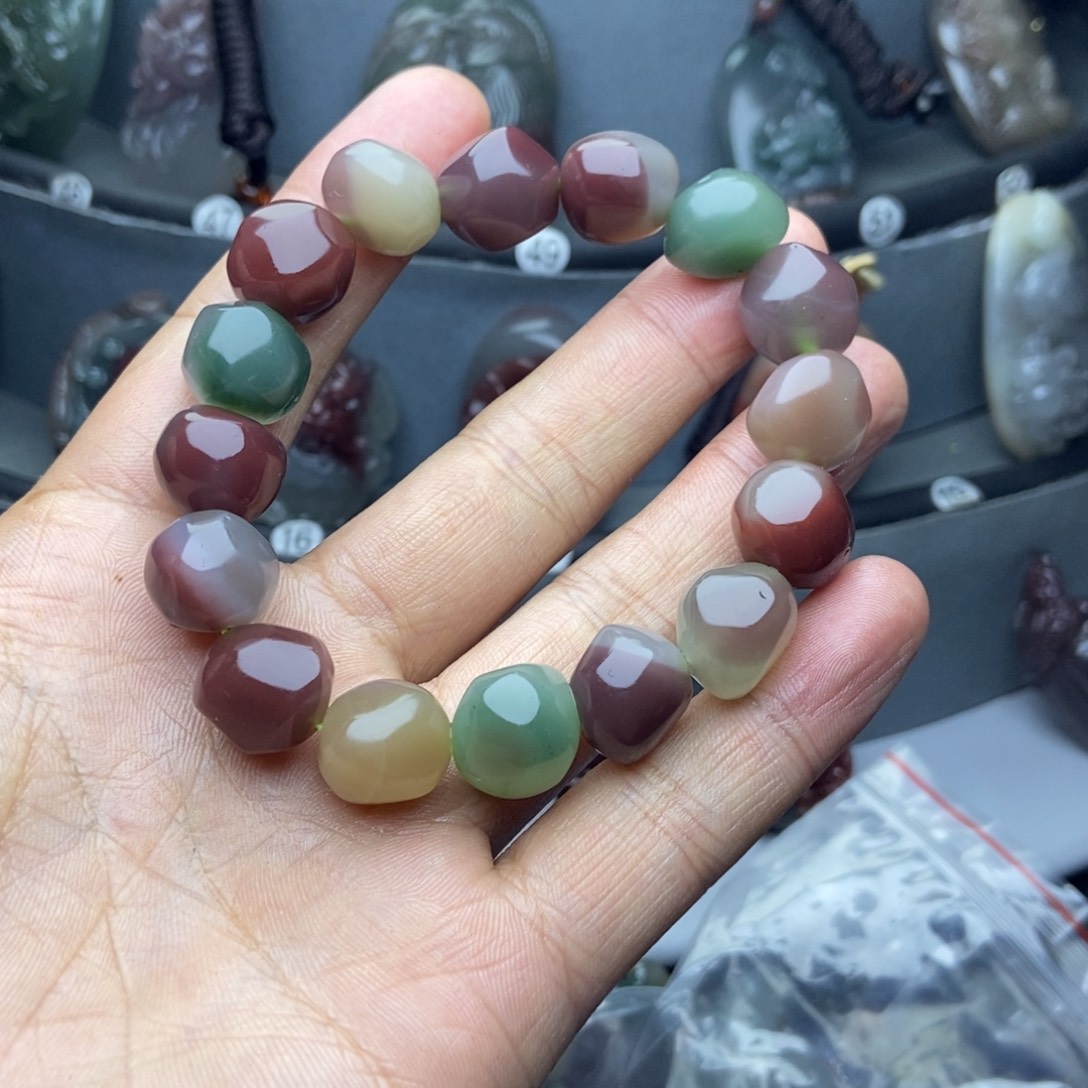 浩***洁玛瑙/玉髓未镶嵌颈饰