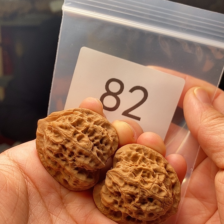 文玩核桃吊坠82号