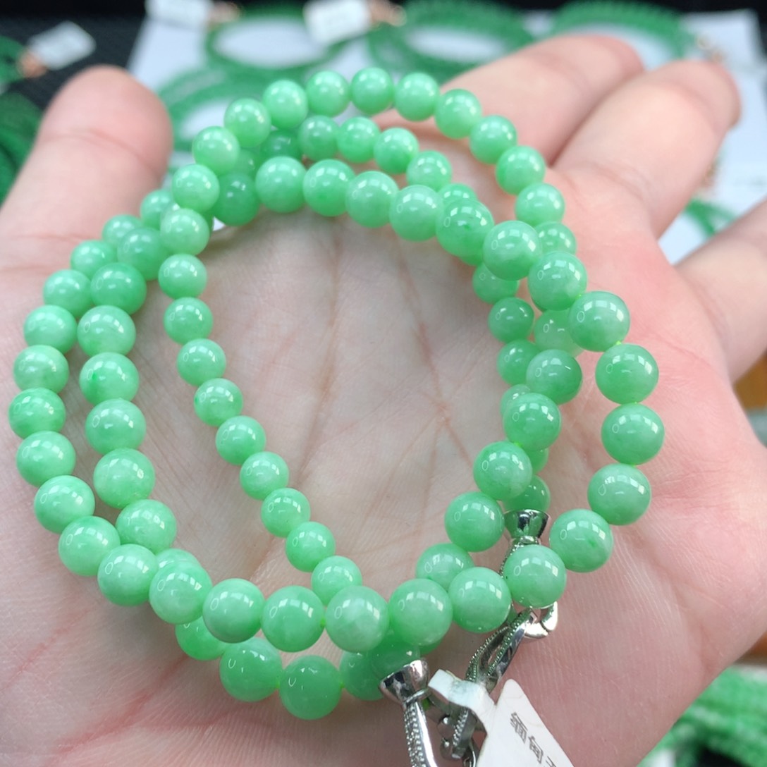 翡翠手链未镶嵌翡翠