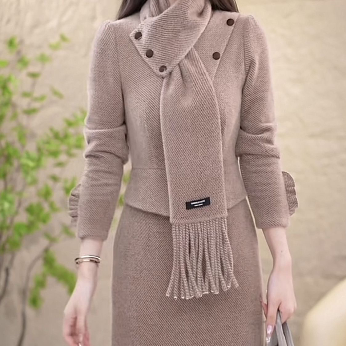 B740洋气加厚假两件连衣裙2025秋冬新款高档显瘦妈妈围巾领裙子