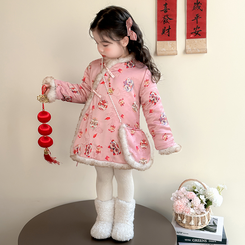 女宝年服裙2024新款女童醒狮周岁服加绒加厚刺绣粉色旗袍裙中国风