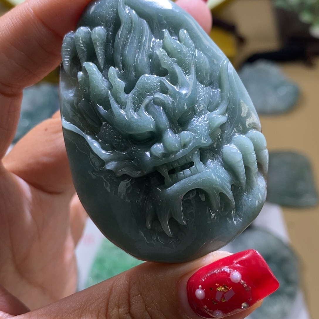 【闪购商品】翡翠颈饰未镶嵌龙牌